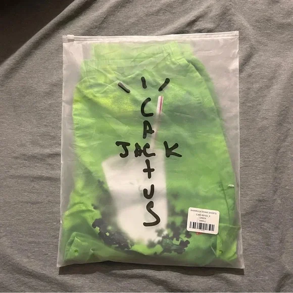 NWT TRAVIS SCOTT SHAMROCK SHAKE - Picture 3 of 6